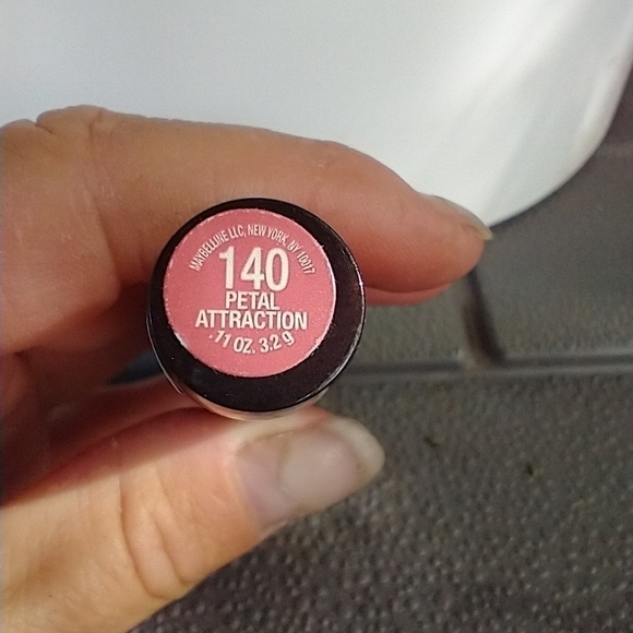 Volume xl seduction plumping lip color 140 petal a - Picture 3 of 5